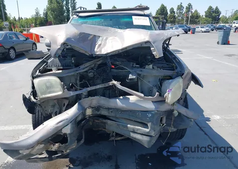 2001 Toyota Tundra Ltd V8 z USA, uszkodzony, nr VIN 5TBBT48141S128415